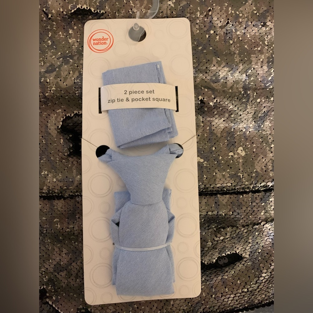 NWT Baby blue Tie and matching handkerchief